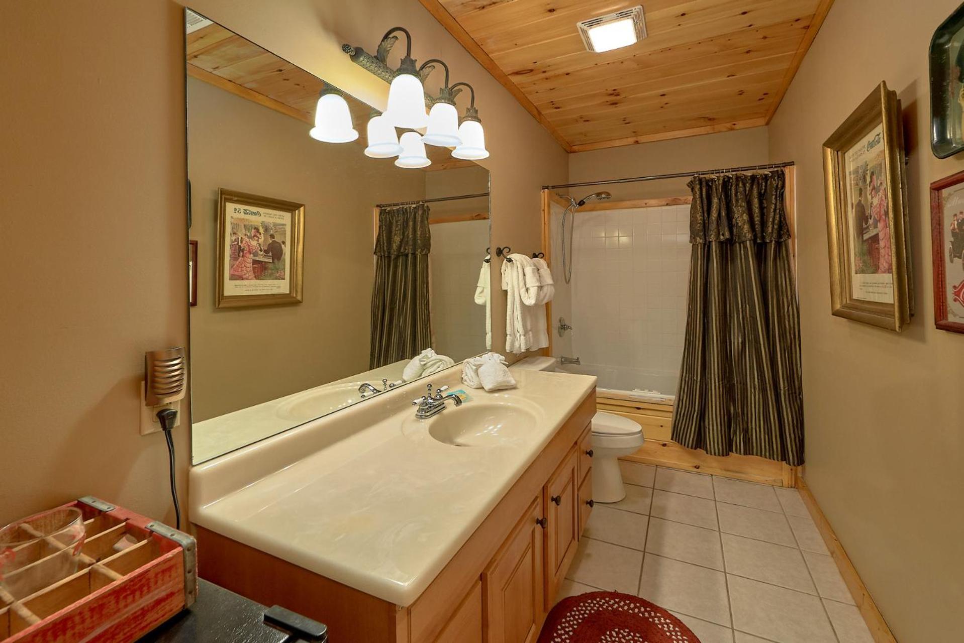 Stonebrook Lodge เซอเวียร์วีล ภายนอก รูปภาพ
